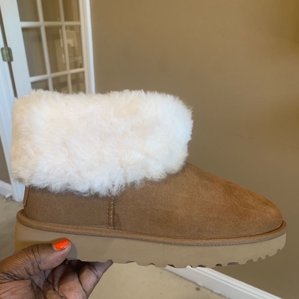 UGG mini Fluff boot